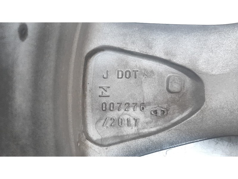 Recambio de llanta para toyota rav4 referencia OEM IAM 4261142790  