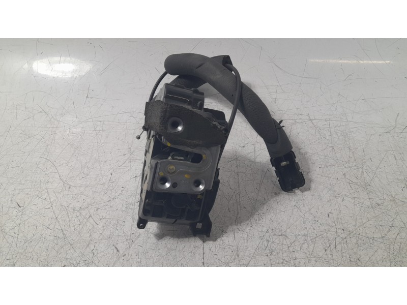 Recambio de cerradura puerta trasera derecha para renault laguna iii dynamique referencia OEM IAM 825000003R  