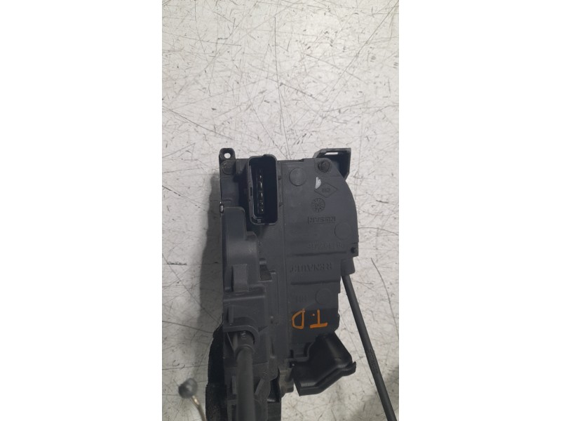 Recambio de cerradura puerta trasera derecha para renault laguna iii dynamique referencia OEM IAM 825000003R  