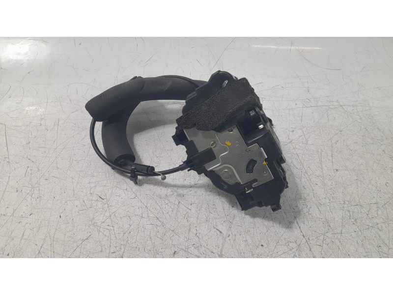 Recambio de cerradura puerta trasera derecha para renault laguna iii dynamique referencia OEM IAM 825000003R  