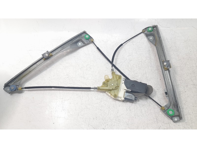 Recambio de elevalunas delantero izquierdo para renault laguna iii dynamique referencia OEM IAM 807010002R 106198418 