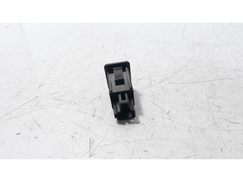 Recambio de interruptor para toyota yaris referencia OEM IAM 15D084  