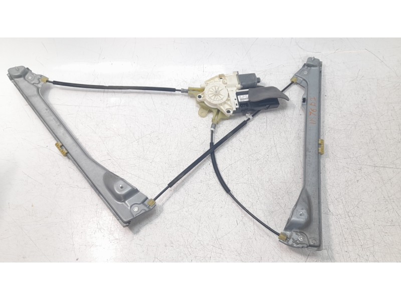 Recambio de elevalunas delantero izquierdo para renault laguna iii dynamique referencia OEM IAM 807010002R 106198418 