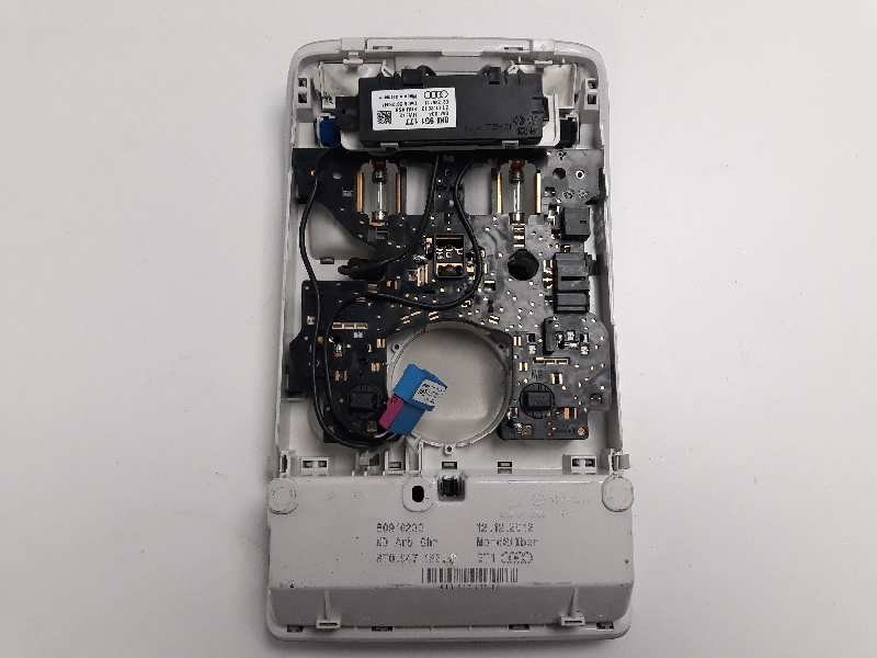Recambio de luz interior para audi a4 ber. (b8) advanced edition referencia OEM IAM 8T0947135BF  
