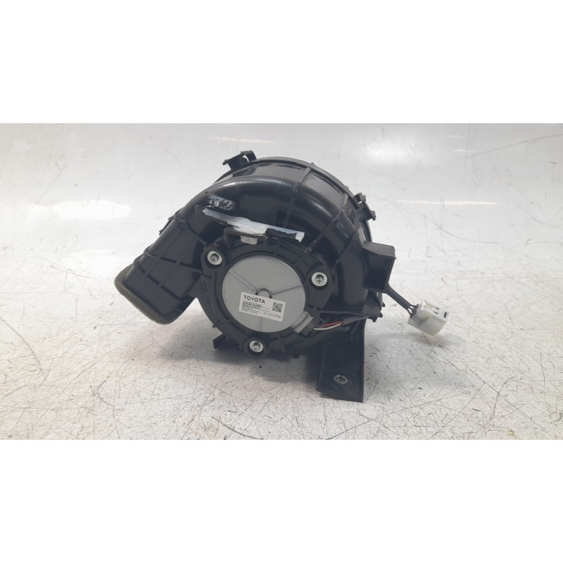 Recambio de ventilador calefaccion para toyota corolla (e21) hybrid style referencia OEM IAM G923047080  