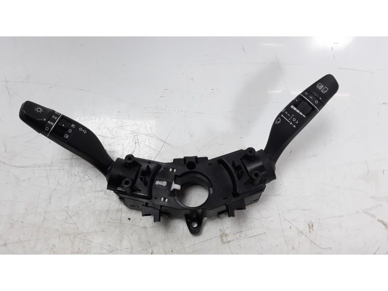 Recambio de mando multifuncion para hyundai tucson 1.6 cat referencia OEM IAM 93403D3952  
