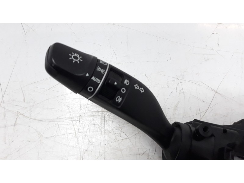 Recambio de mando multifuncion para hyundai tucson 1.6 cat referencia OEM IAM 93403D3952  