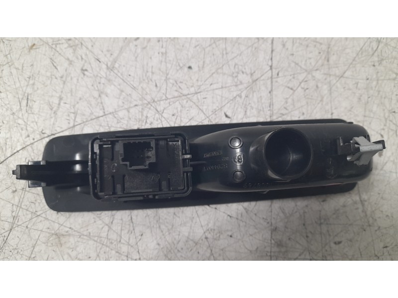 Recambio de mando elevalunas trasero izquierdo para renault laguna iii dynamique referencia OEM IAM 82944002R  