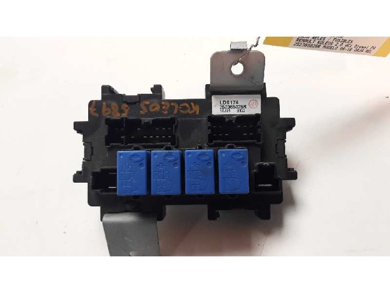 Recambio de caja reles / fusibles para renault koleos 2.0 dci diesel fap referencia OEM IAM 252365026R  