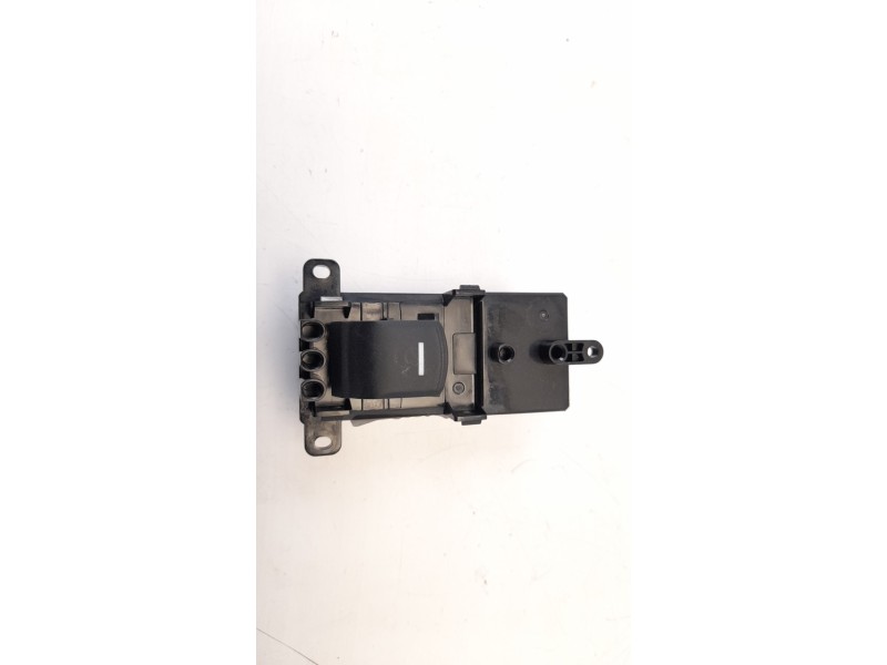 Recambio de mando elevalunas trasero derecho para honda civic lim.5 (fk) 1.0 vtec cat referencia OEM IAM 83740TGGG020BLK  