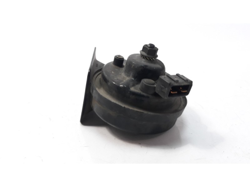 Recambio de claxon para audi a4 avant (b5) 1.9 tdi referencia OEM IAM 4B3951221C  