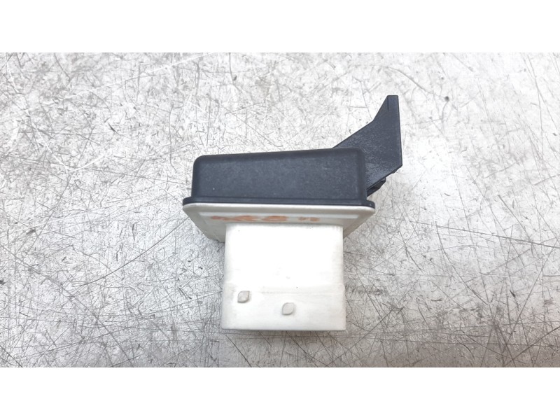 Recambio de caja precalentamiento para dacia duster ii prestige referencia OEM IAM 110679886R  