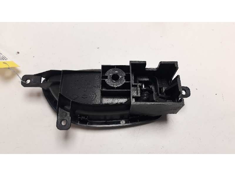Recambio de maneta interior delantera izquierda para renault koleos 2.0 dci diesel fap referencia OEM IAM   