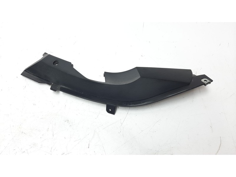 Recambio de moldura para bmw c 600 sport referencia OEM IAM 46637724883  