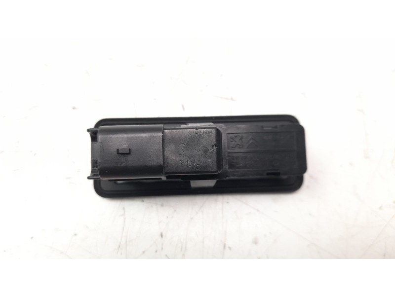 Recambio de maneta exterior porton para opel grandland x 1.2 referencia OEM IAM 95835T02  