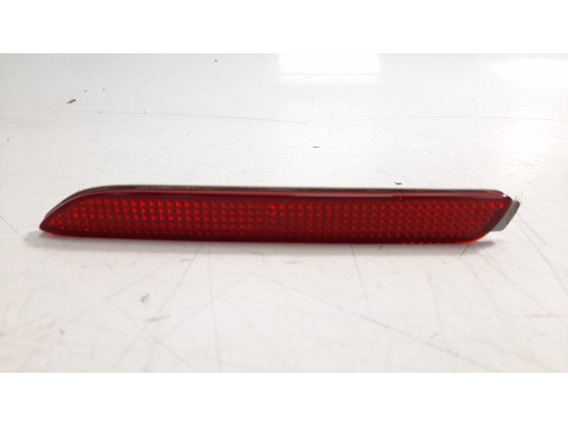 Recambio de piloto trasero izquierdo paragolpes para toyota rav4 referencia OEM IAM 8192048012  