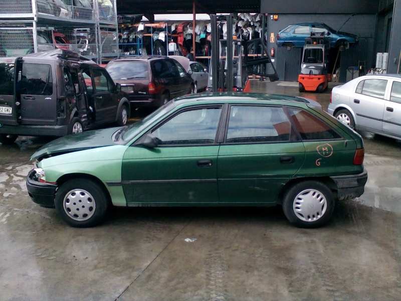 opel astra f berlina del año 1997