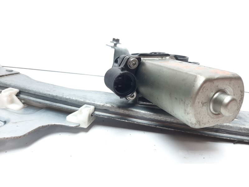 Recambio de elevalunas delantero derecho para dacia duster 1.5 dci diesel fap cat referencia OEM IAM 8200733828 106085501 115614