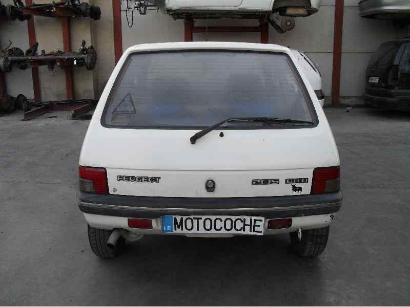 peugeot 205 berlina del año 1983