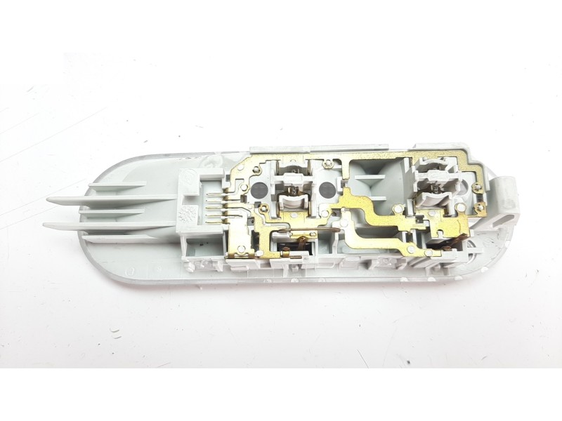 Recambio de luz interior para dacia duster 1.5 dci diesel fap cat referencia OEM IAM 8200073231  