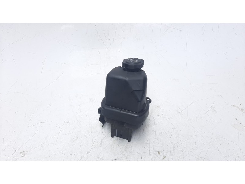 Recambio de deposito servo para opel insignia berlina 2.0 16v cdti referencia OEM IAM 26143133  
