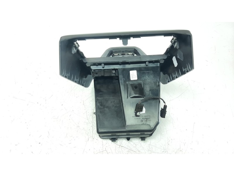 Recambio de moldura para volkswagen t-cross 1.0 tsi referencia OEM IAM 2GM857925  