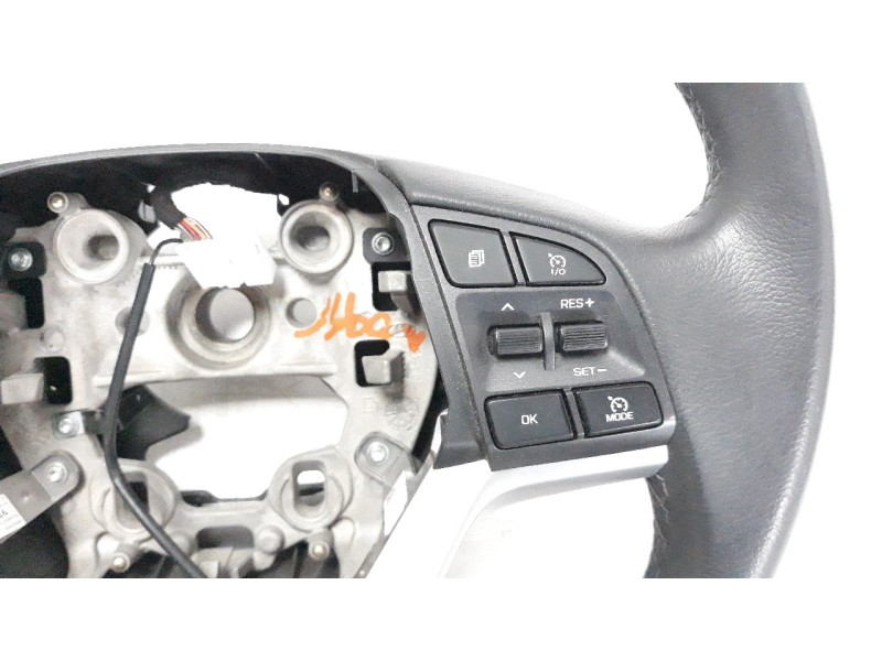 Recambio de volante para hyundai tucson 1.6 cat referencia OEM IAM 56110D7AH0TRY  