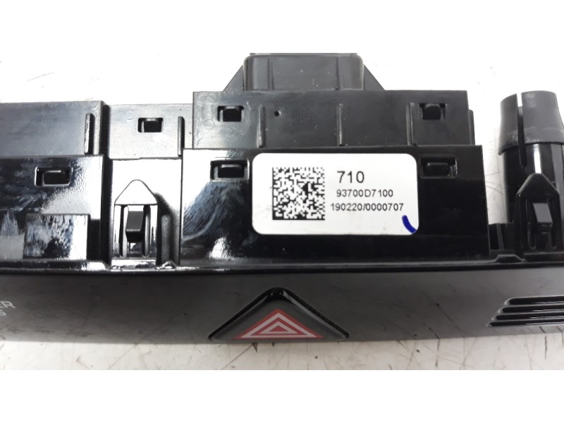 Recambio de warning para hyundai tucson 1.6 cat referencia OEM IAM 93700D7100GU  
