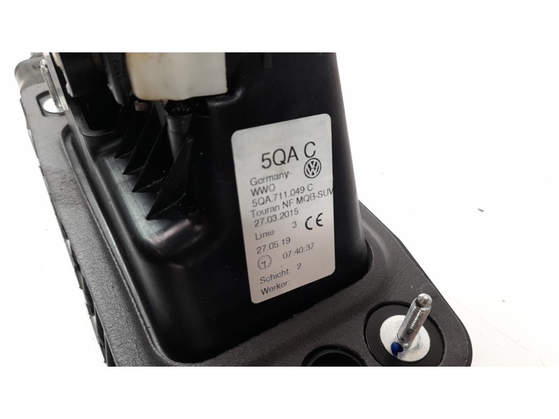 Recambio de palanca cambio para audi q3 (f3b) 1.5 16v tsi act referencia OEM IAM 5QA711049C  
