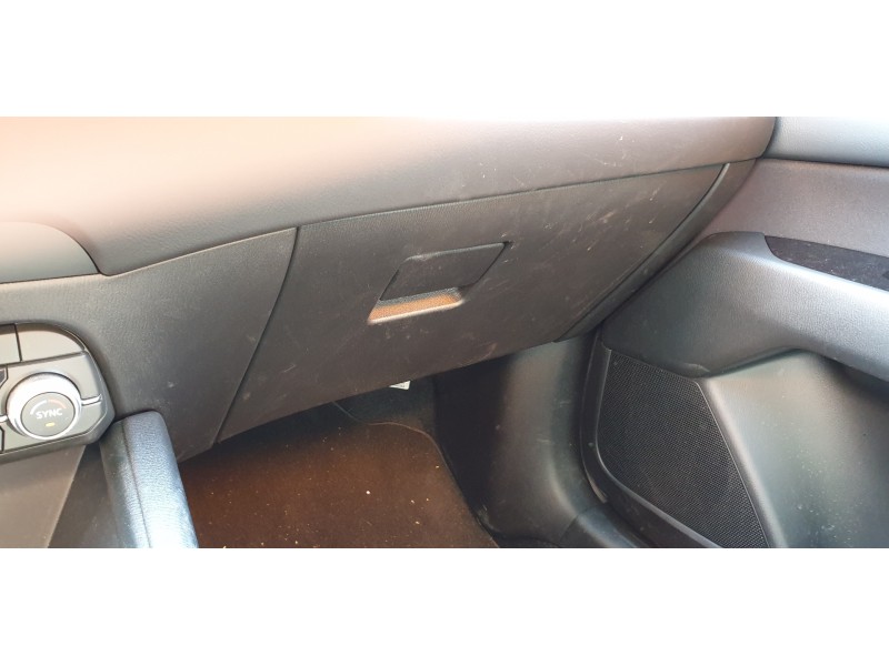 Recambio de guantera para mazda cx-5 2.0 cat referencia OEM IAM KB8C64030A02  