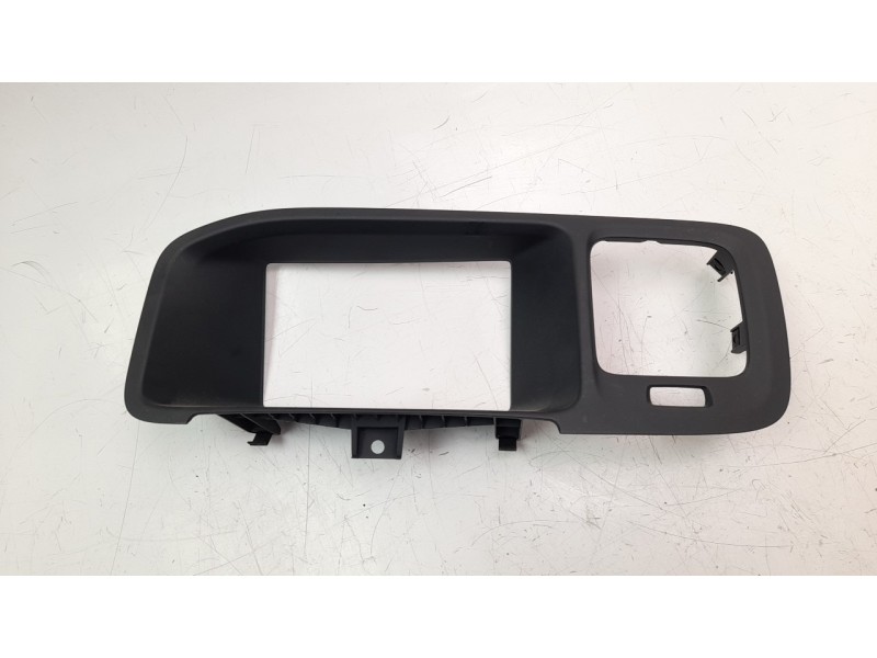 Recambio de moldura para volvo v60 kombi 2.0 diesel cat referencia OEM IAM 30791675  
