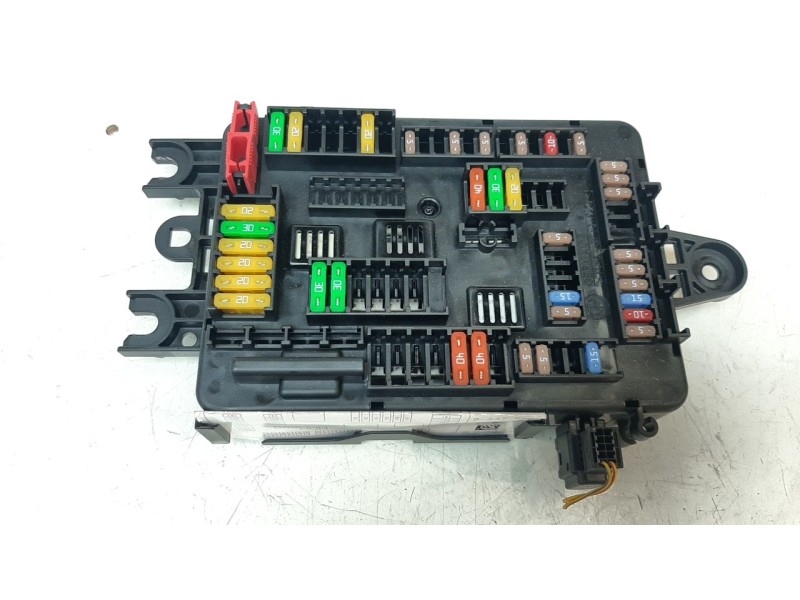 Recambio de caja reles / fusibles para bmw serie 3 lim. (f30) 318d referencia OEM IAM 61149337881  