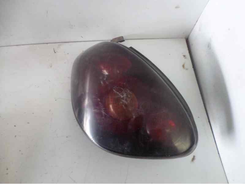 Recambio de piloto trasero derecho para fiat bravo (182) 2.0 20v / 20v 155 hgt referencia OEM IAM 0046538352  
