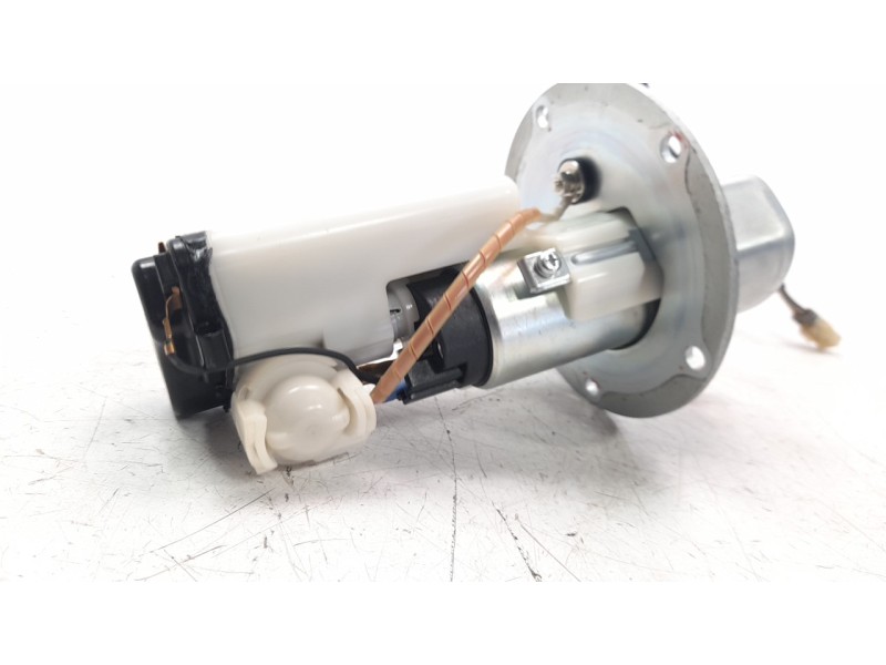 Recambio de bomba combustible para kawasaki z 750 / z 1000 referencia OEM IAM 490400018  