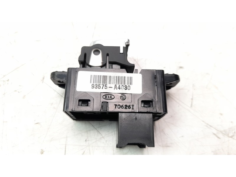Recambio de mando elevalunas delantero derecho para kia carens ( ) 1.6 gdi cat referencia OEM IAM 93575A4030  