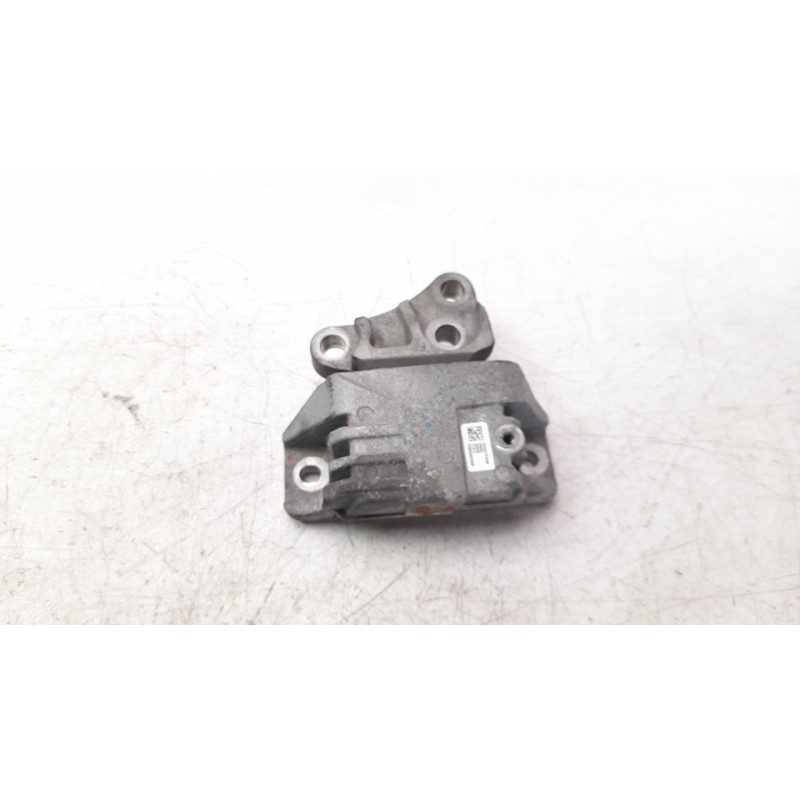 Recambio de soporte motor izquierdo para jeep compass ii 2.0 m-jet cat referencia OEM IAM 533791050  
