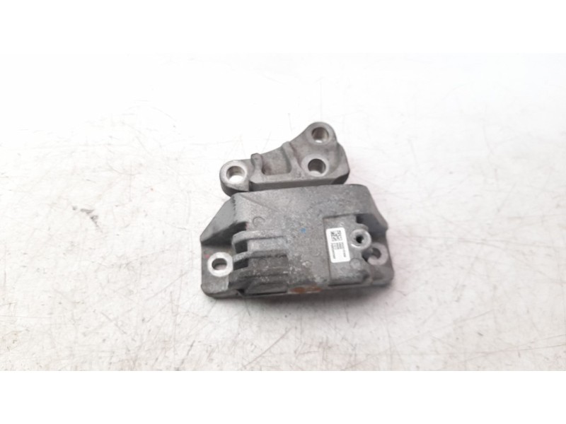 Recambio de soporte motor izquierdo para jeep compass ii 2.0 m-jet cat referencia OEM IAM 533791050  