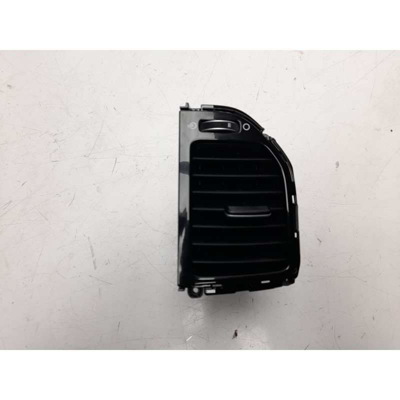 Recambio de rejilla aireadora para kia sportage drive 2wd referencia OEM IAM 97410F1AA0  