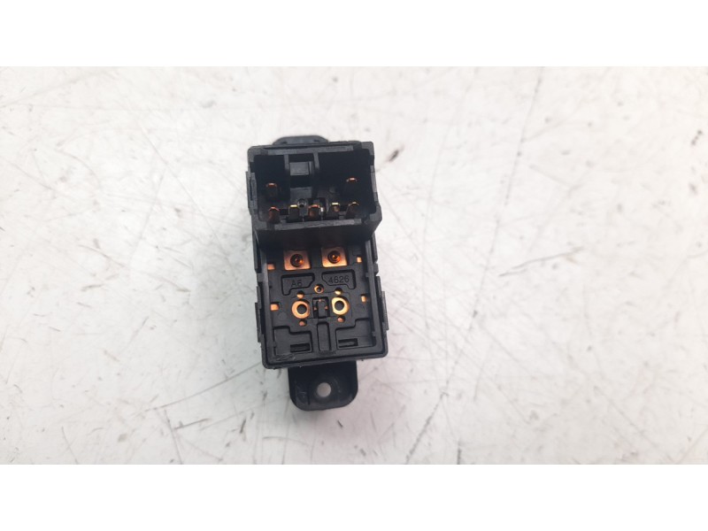 Recambio de mando elevalunas trasero izquierdo para kia carens ( ) 1.6 gdi cat referencia OEM IAM 93580A4000  