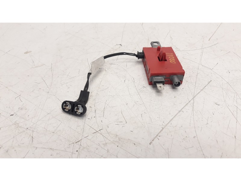 Recambio de antena para jaguar xf 3.0 v6 diesel cat referencia OEM IAM CX2318C847AA  
