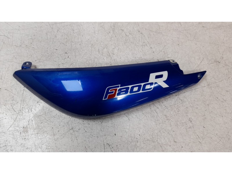 Recambio de moldura para bmw f 800 r 800 r referencia OEM IAM 46637719389  