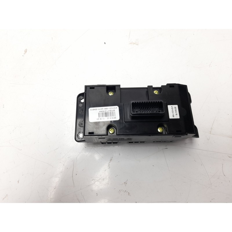 Recambio de interruptor para kia sportage drive 2wd referencia OEM IAM 93700F1AY0  