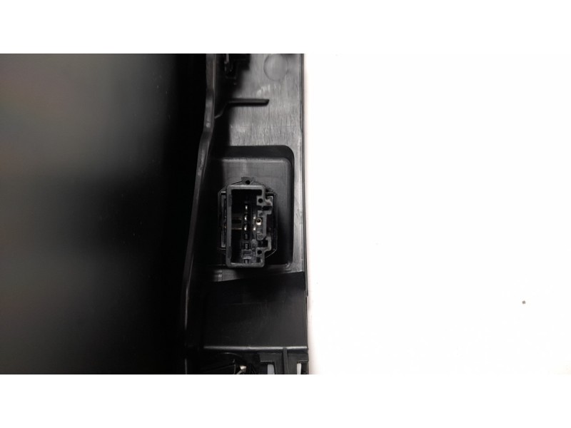 Recambio de guantera para mazda 3 berlina (bp) referencia OEM IAM BEPN6403002  