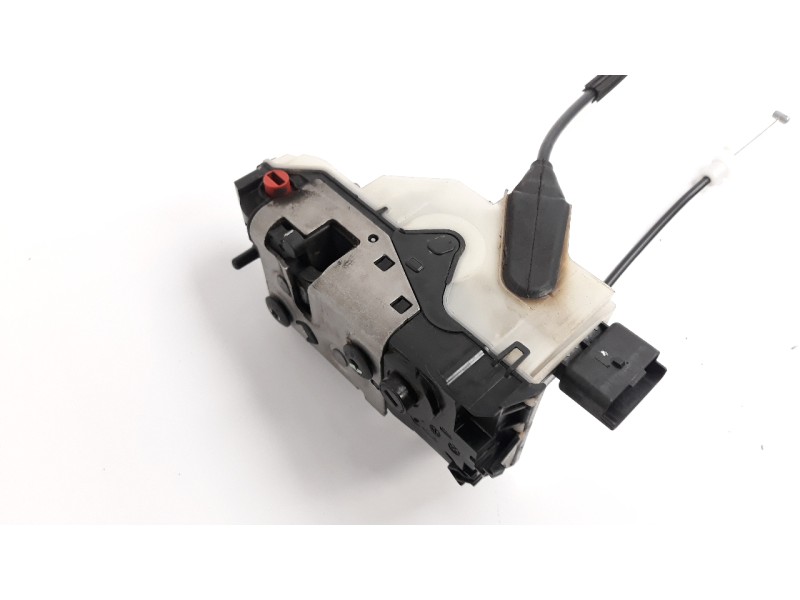 Recambio de cerradura puerta trasera izquierda para peugeot 208 1.2 16v vti referencia OEM IAM 9812501180  
