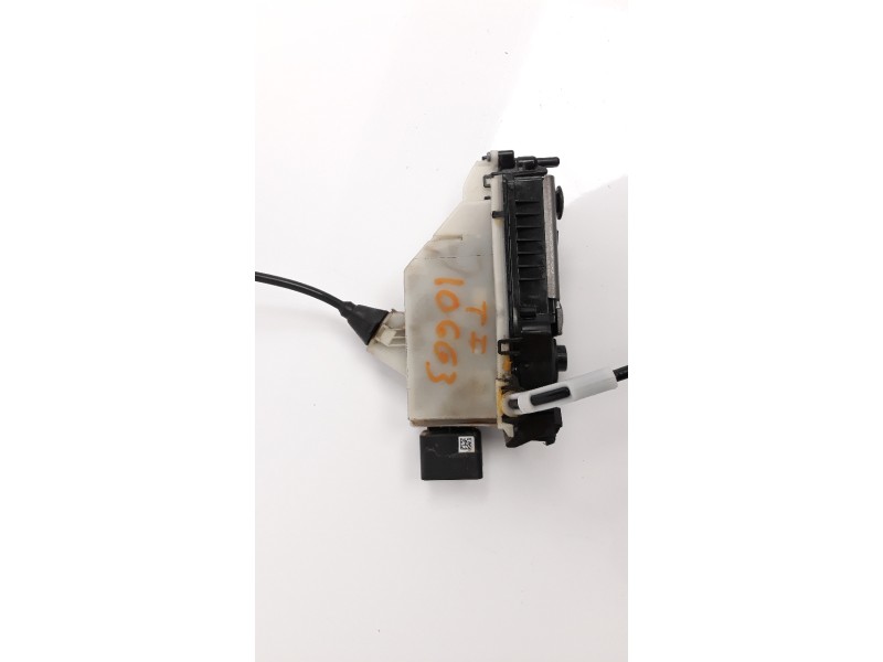 Recambio de cerradura puerta trasera izquierda para peugeot 208 1.2 16v vti referencia OEM IAM 9812501180  