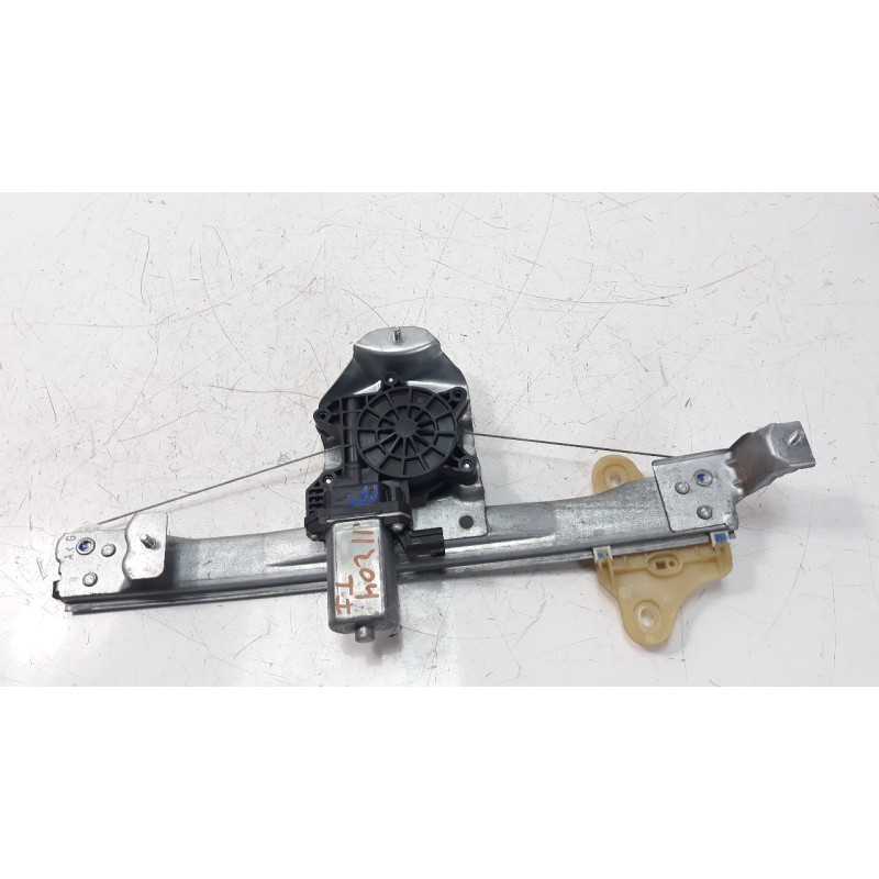 Recambio de elevalunas trasero izquierdo para renault captur 1.5 dci diesel fap referencia OEM IAM 827012973R 106199719 
