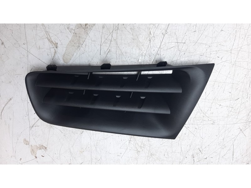 Recambio de rejilla delantera para renault megane ii berlina 5p referencia OEM IAM MG06100 107194905 