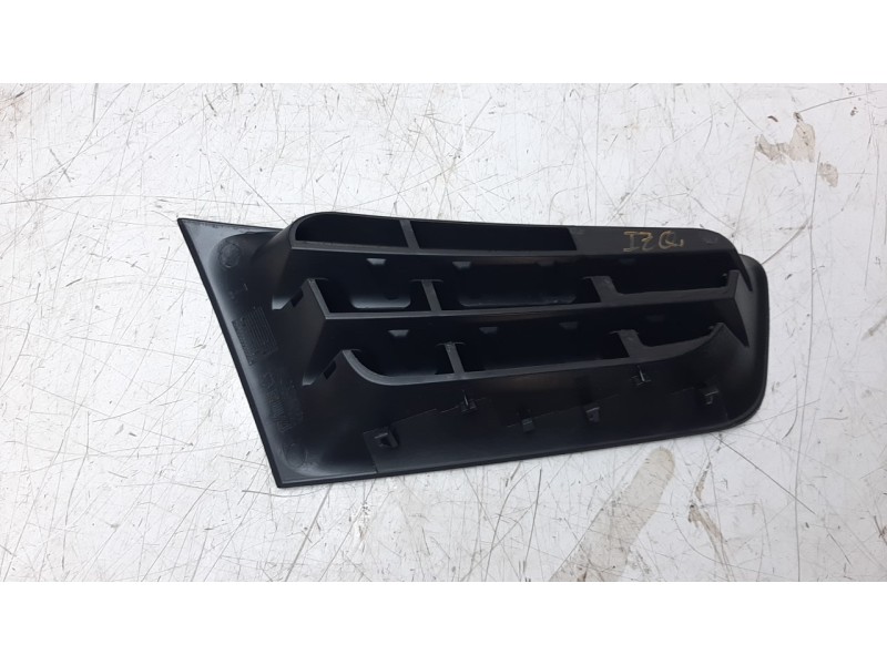 Recambio de rejilla delantera para renault megane ii berlina 5p referencia OEM IAM MG06100 107194905 