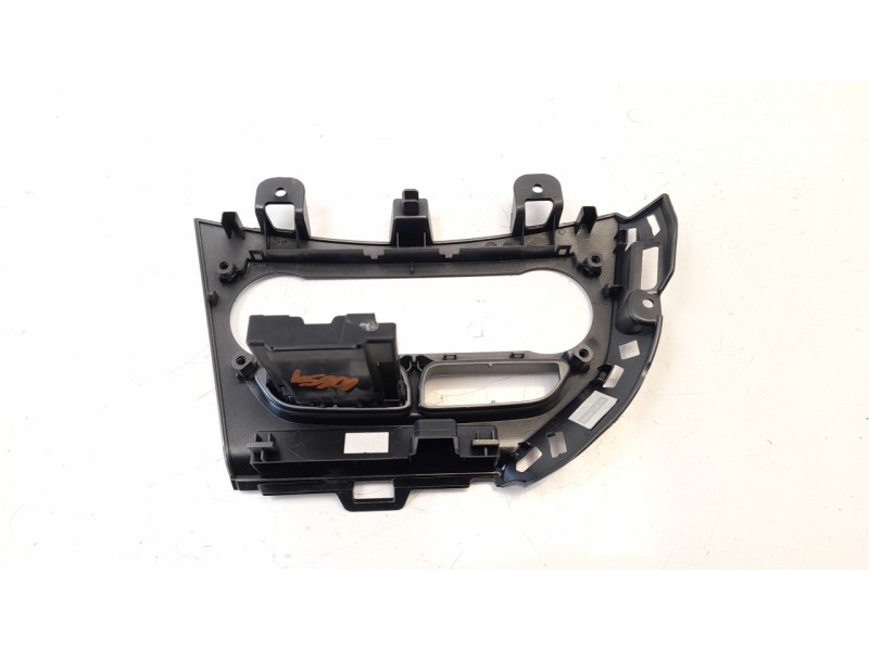 Recambio de moldura para ford focus lim. 1.6 tdci cat referencia OEM IAM BM5118522BF  