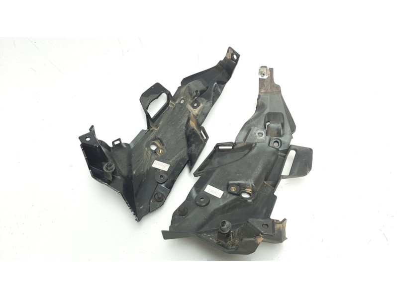 Recambio de moldura para bmw f 800 r referencia OEM IAM 46638546347 46638546348 